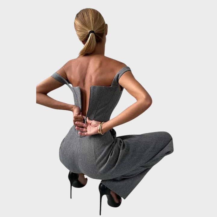 Karolina – Moćni Trodijelni Kostim