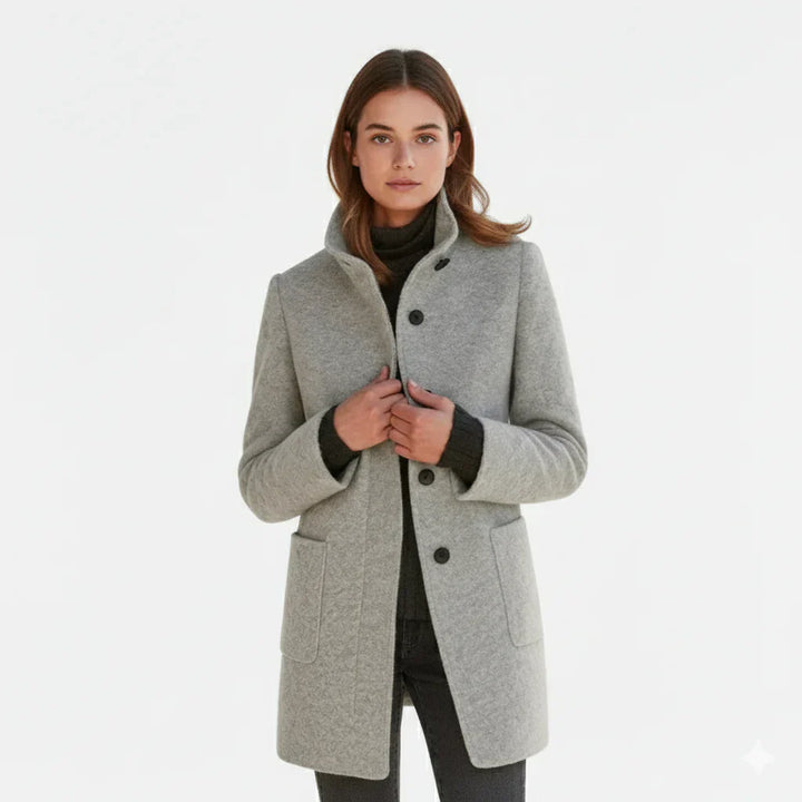 Dajana – Klasični Vuneni Kaput s Retro Gumbima