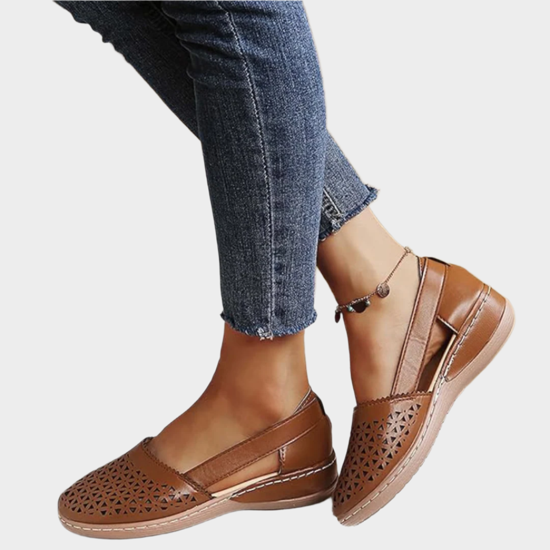 Anatomske Baletanke s Izrezima i Trakom